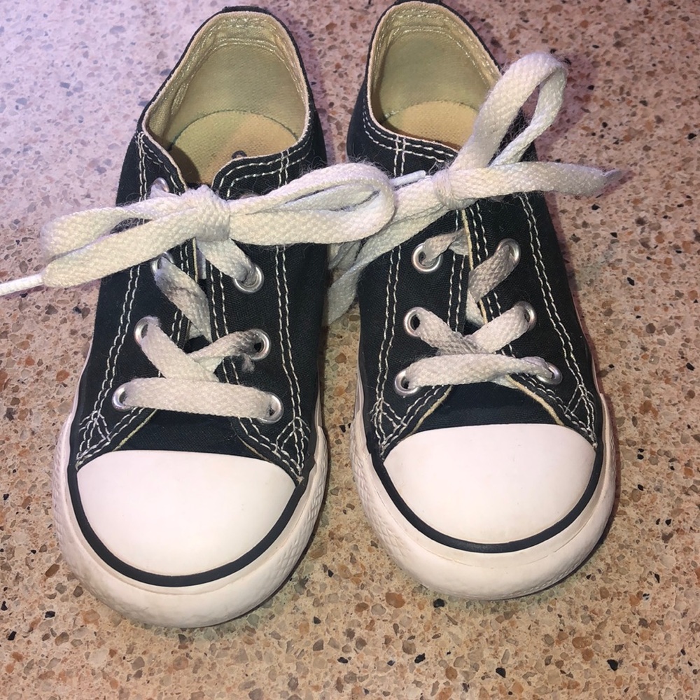 Toddler black converse